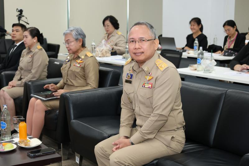 ปลัด พม. เป็นประธา�
