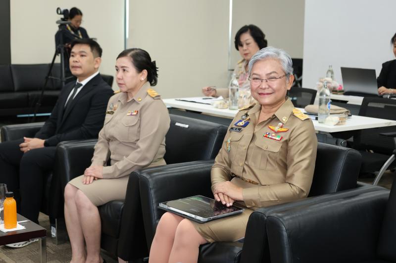ปลัด พม. เป็นประธา�