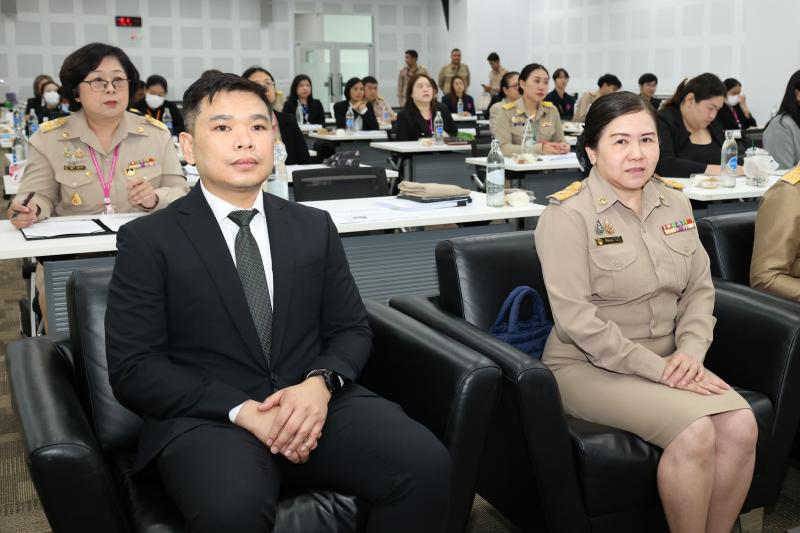 ปลัด พม. เป็นประธา�