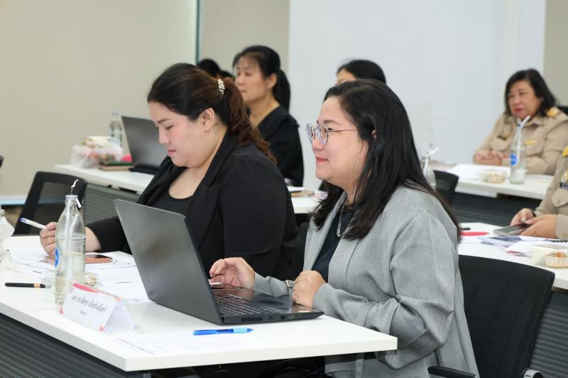 ปลัด พม. เป็นประธา�