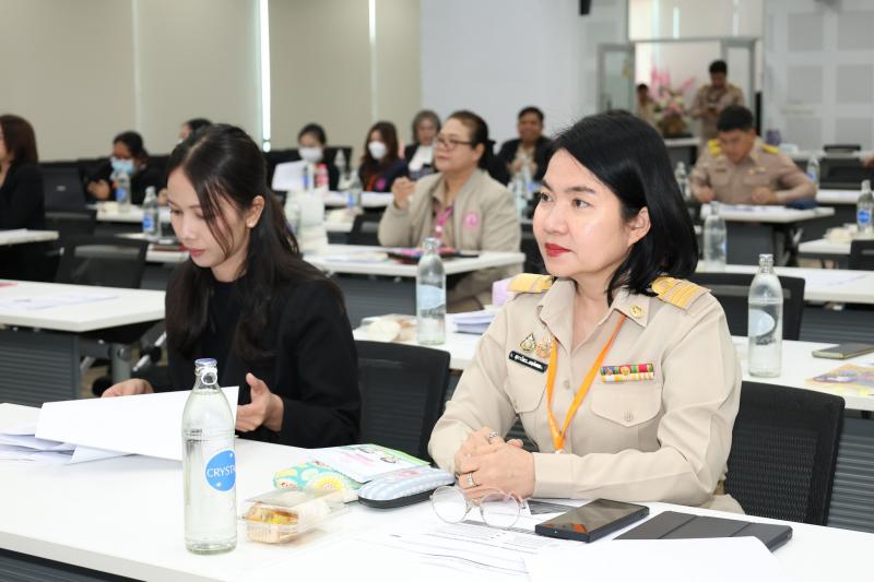 ปลัด พม. เป็นประธา�