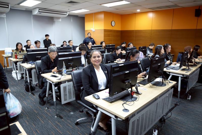 ปลัด พม. เป็นประธา�