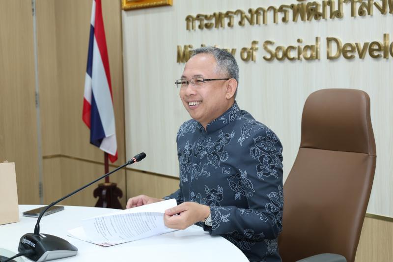 ปลัด พม. เป็นประธา�