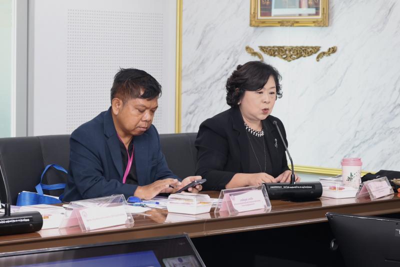 นางศิริลักษณ์ มีม�