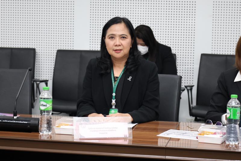 นางศิริลักษณ์ มีม�