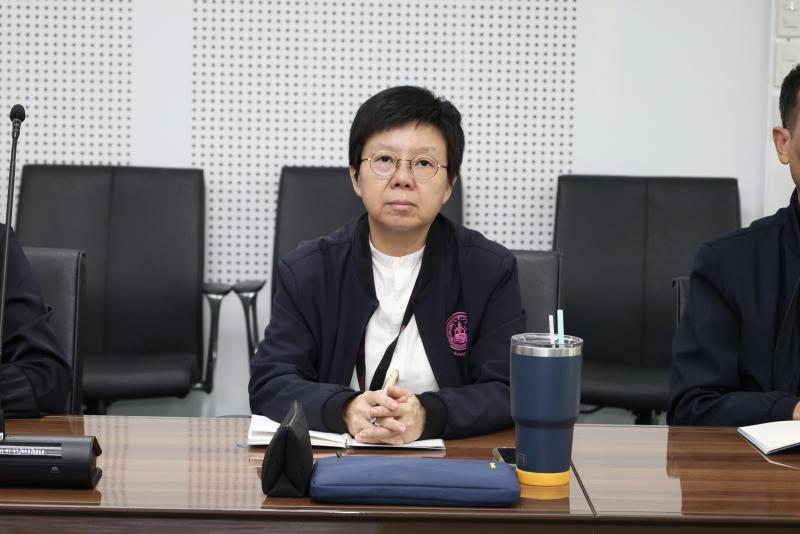 นางศิริลักษณ์ มีม�