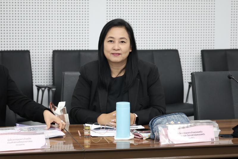 นางศิริลักษณ์ มีม�