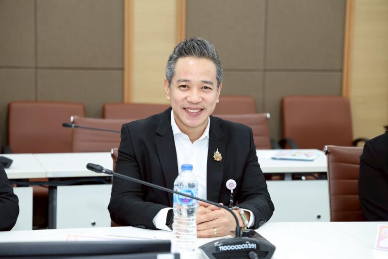 ปลัด พม. เป็นประธา�