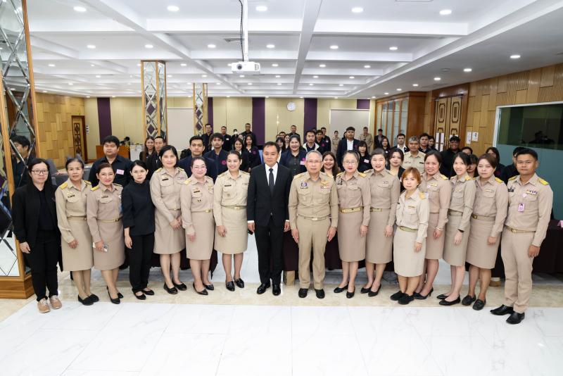 ปลัด พม. เป็นประธา�