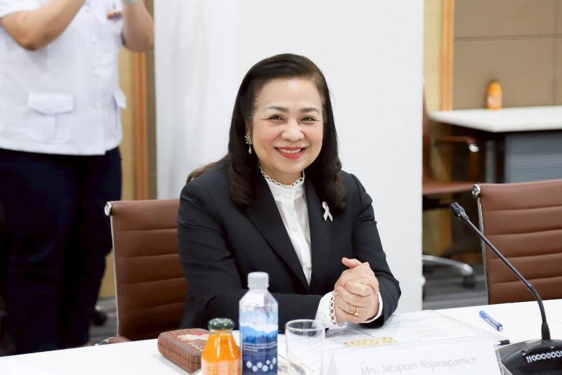 ปลัด พม. ให้การต้อ�
