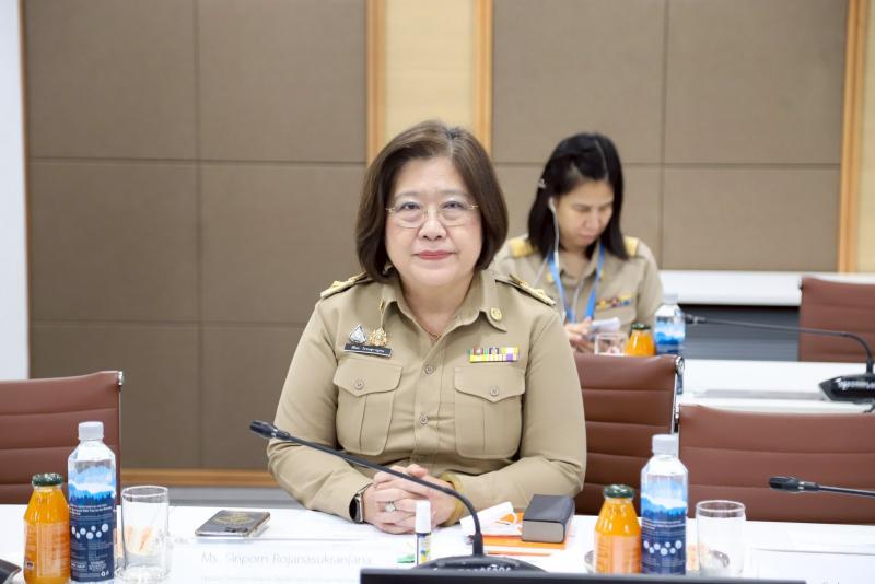 ปลัด พม. ให้การต้อ�