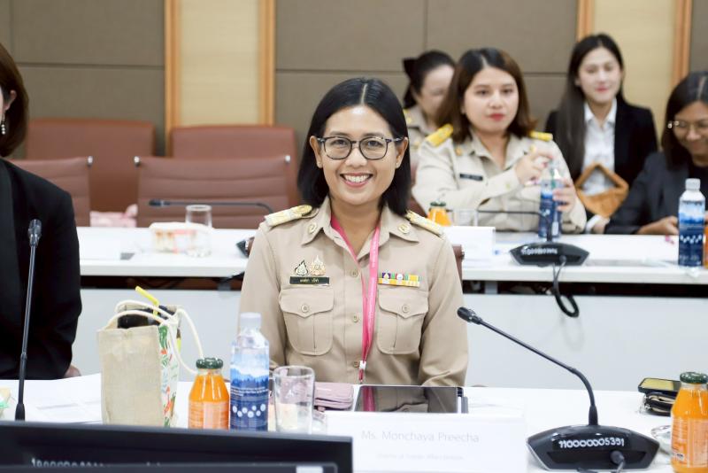 ปลัด พม. ให้การต้อ�