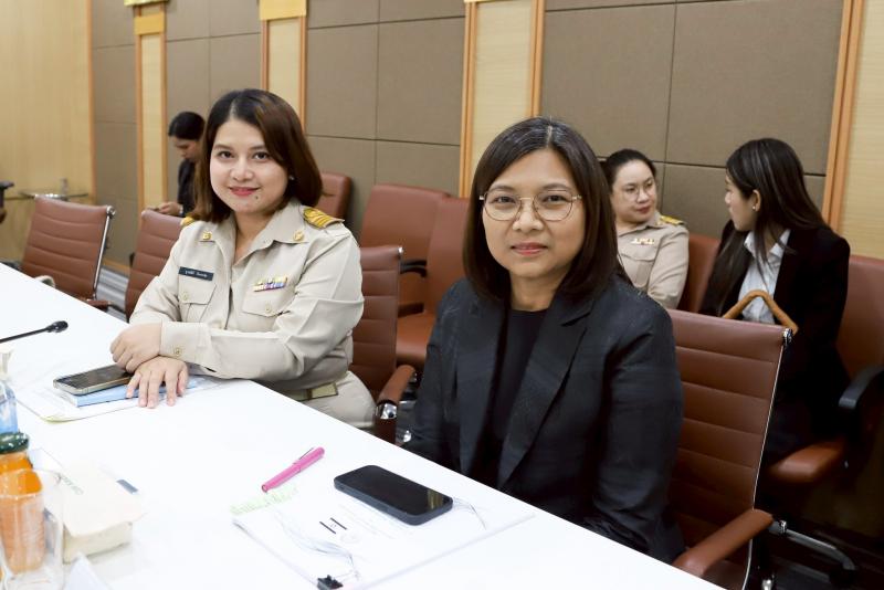 ปลัด พม. ให้การต้อ�