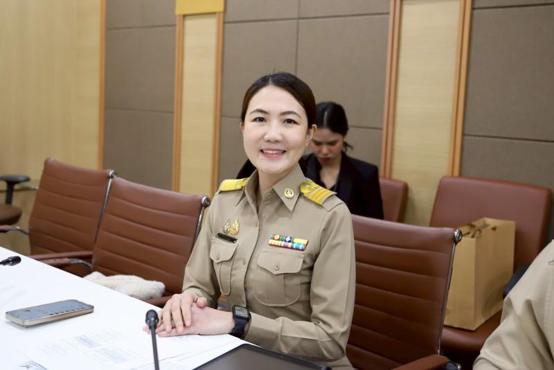 ปลัด พม. ให้การต้อ�