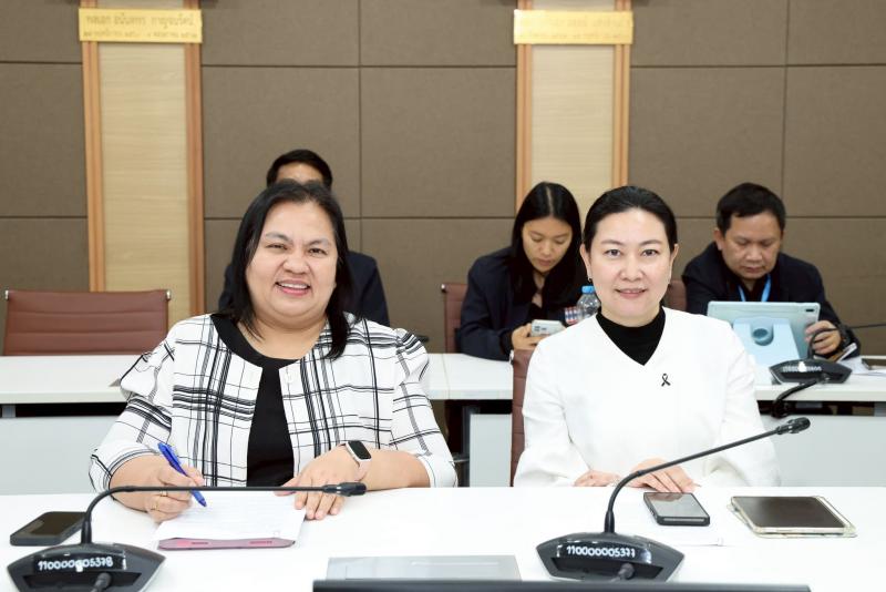 ปลัด พม. ให้นางสาว�