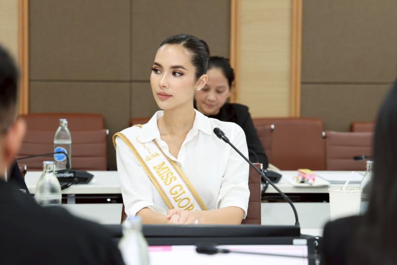 ปลัด พม. ให้นางสาว�