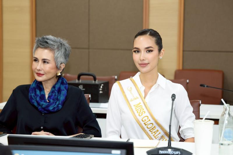 ปลัด พม. ให้นางสาว�