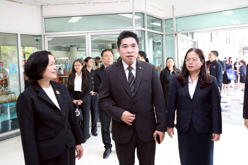 นายกองตรี ดร.ธนกฤต