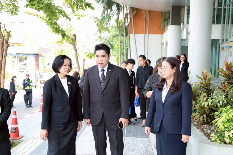 นายกองตรี ดร.ธนกฤต