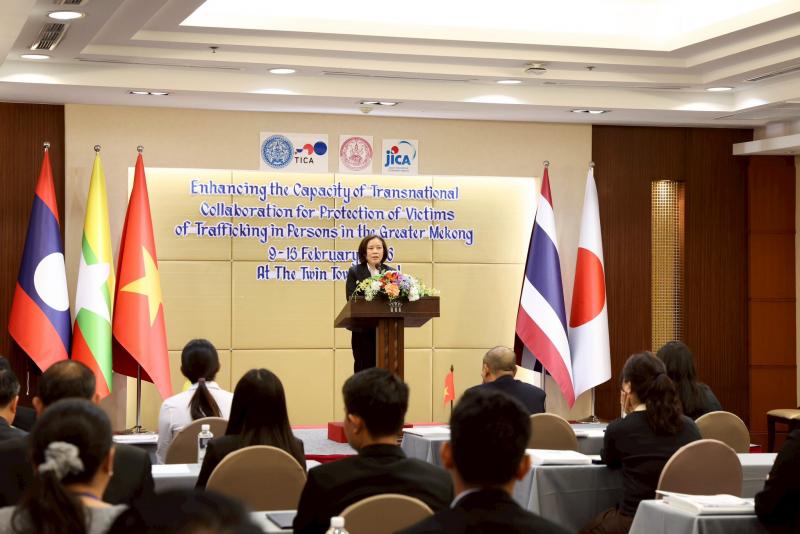 นางสาวสุนีย์ ศรีส�