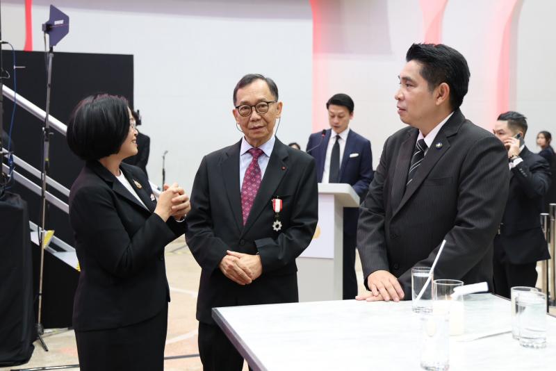 นายกองตรี ดร.ธนกฤต