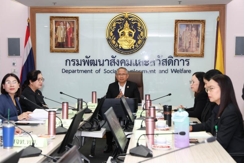 ปลัด พม. เป็นประธา�