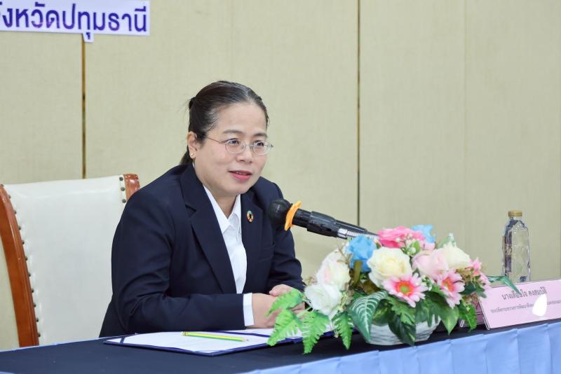 นางเตือนใจ คงสมบั�
