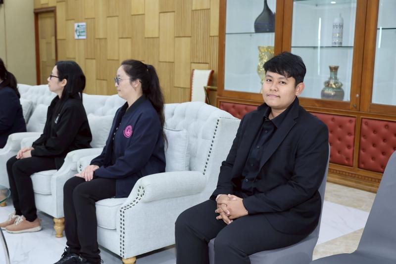 นางเตือนใจ คงสมบั�