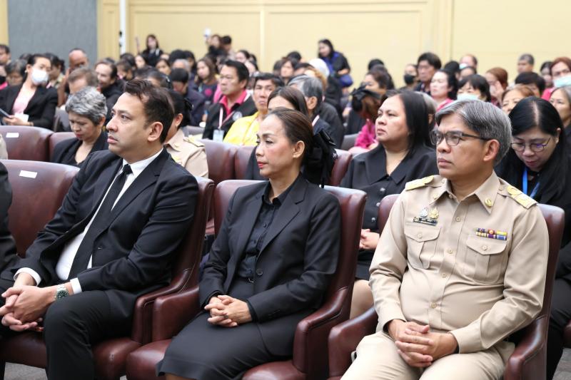 ปลัด พม. เป็นประธา�