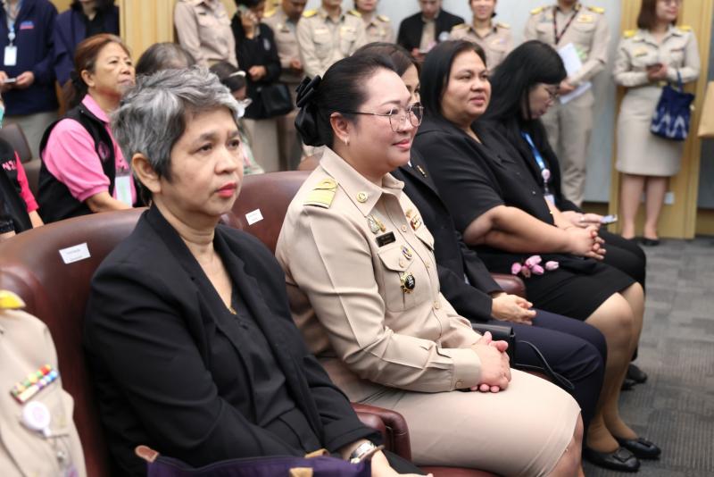 ปลัด พม. เป็นประธา�