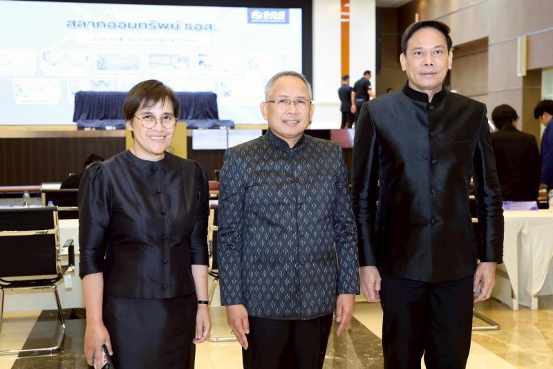 ปลัด พม. ให้เกียรต�