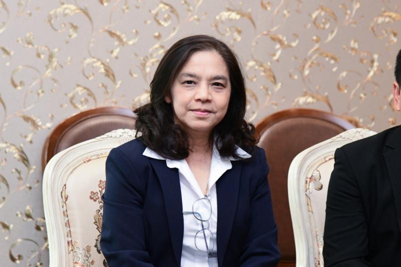 รมว.พม. ให้ นายไวยว�