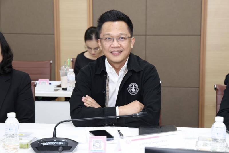 ปลัด พม. เป็นประธา�