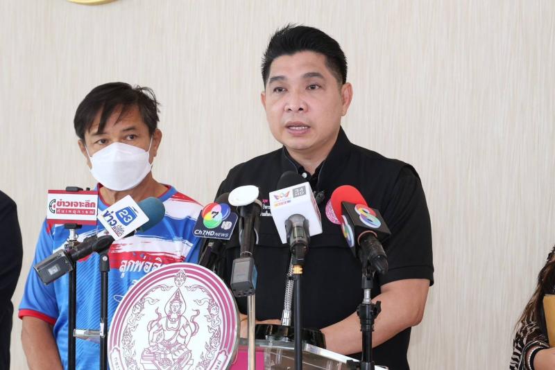 พม. เร่งช่วยเด็ก เ�