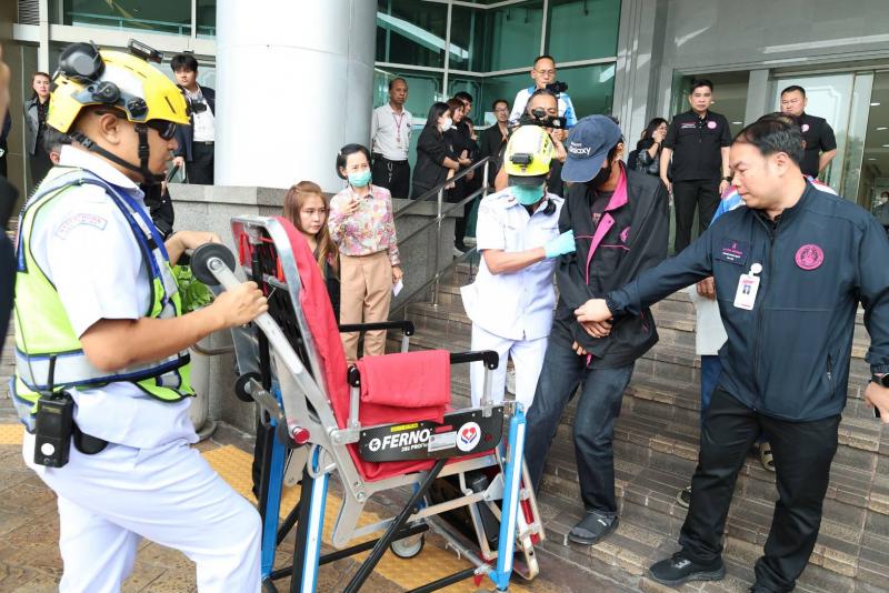 พม. เร่งช่วยเด็ก เ�