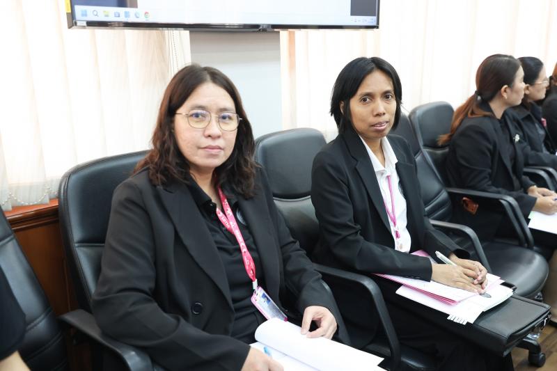 นางสาวนภาพร เมฆาผ�