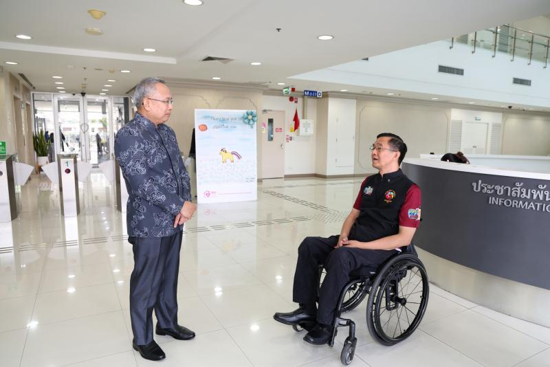 ปลัด พม. พา คุณกฤษน�