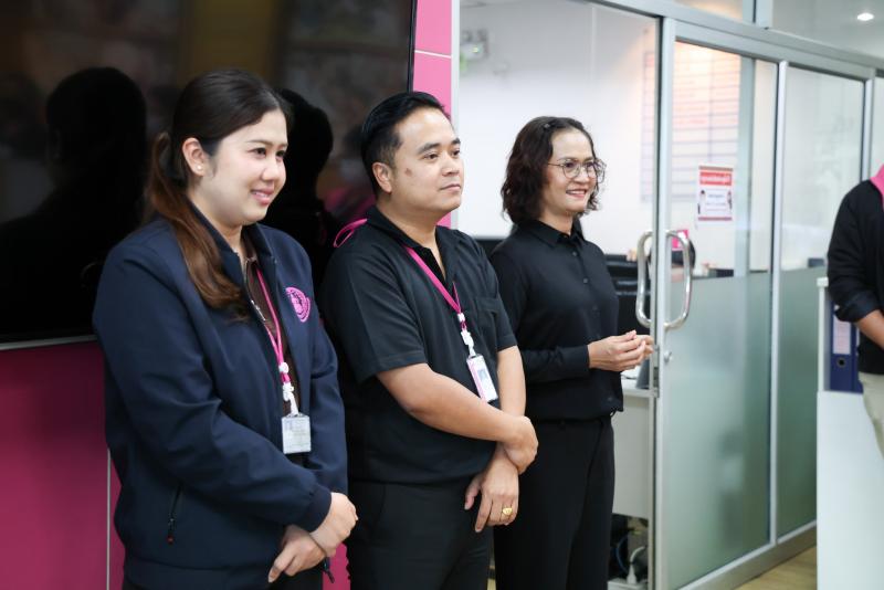 ปลัด พม. พา คุณกฤษน�