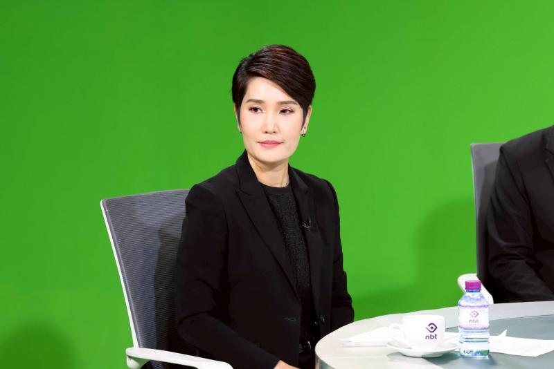 นางสาวนภาพร เมฆาผ�