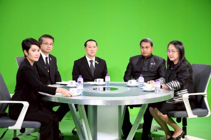 นางสาวนภาพร เมฆาผ�