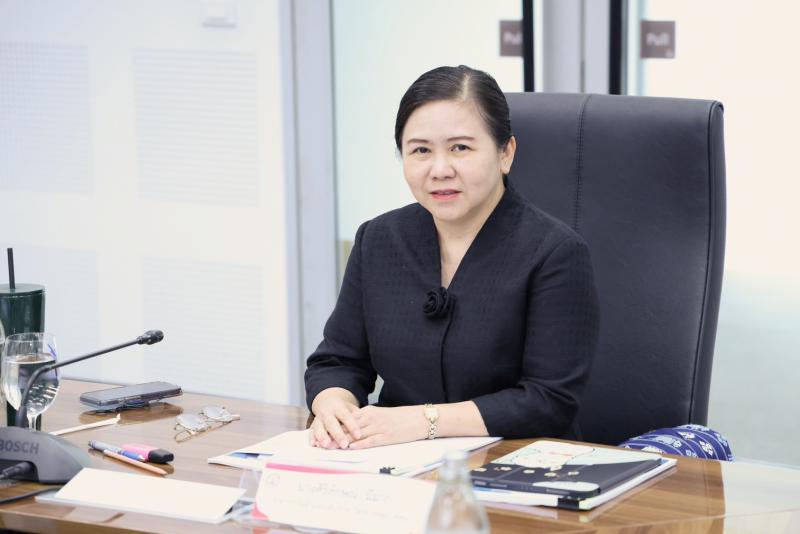 นางศิริลักษณ์ มีม�