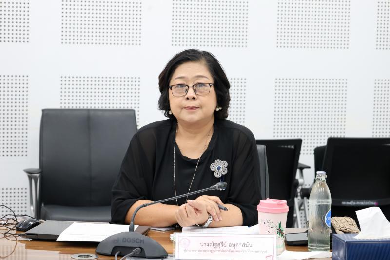 นางศิริลักษณ์ มีม�