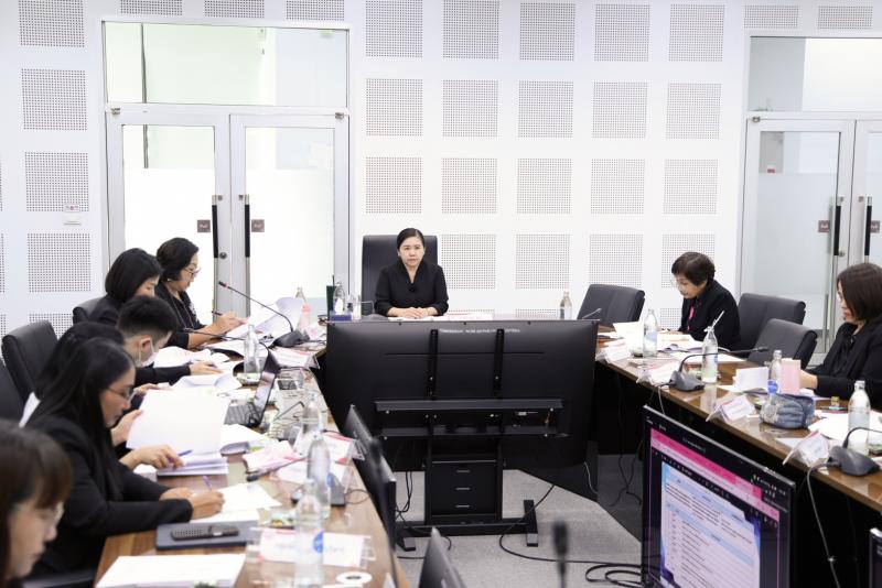 นางศิริลักษณ์ มีม�