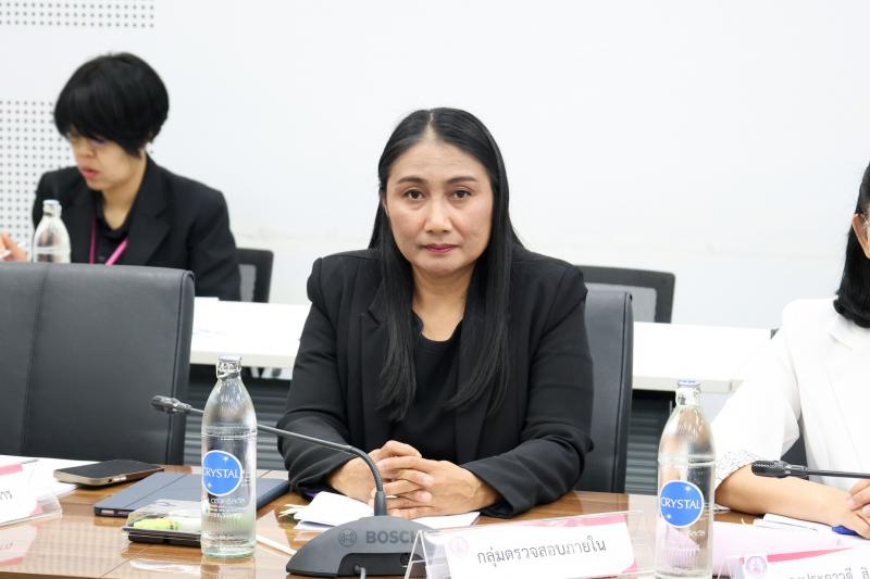 นางศิริลักษณ์ มีม�