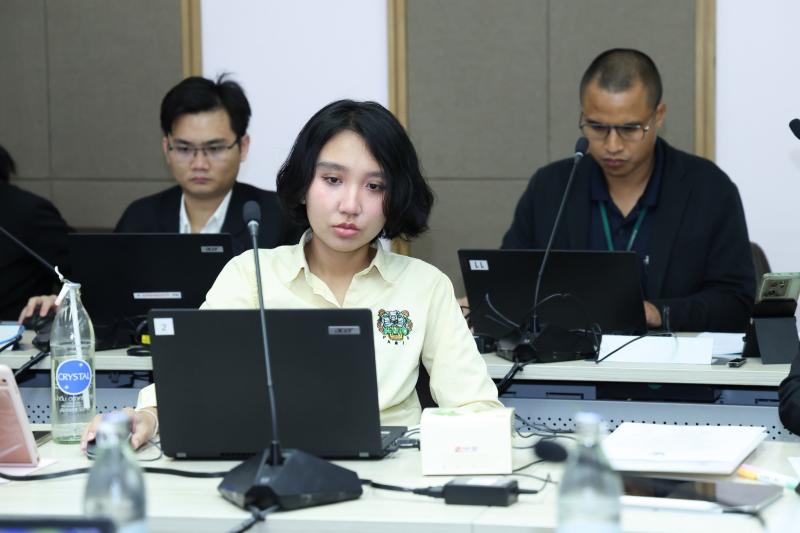ปลัด พม. เป็นประธา�