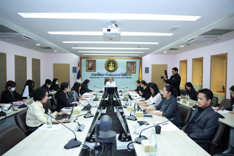 ปลัด พม. เป็นประธา�