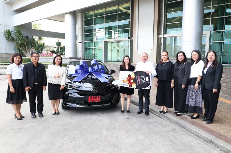 ปลัด พม. ร่วมมอบรา�
