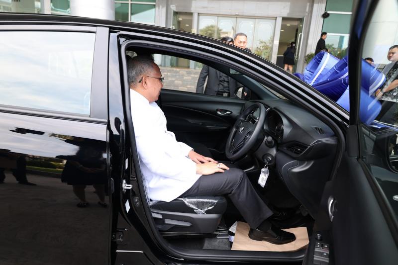 ปลัด พม. ร่วมมอบรา�