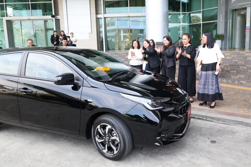 ปลัด พม. ร่วมมอบรา�
