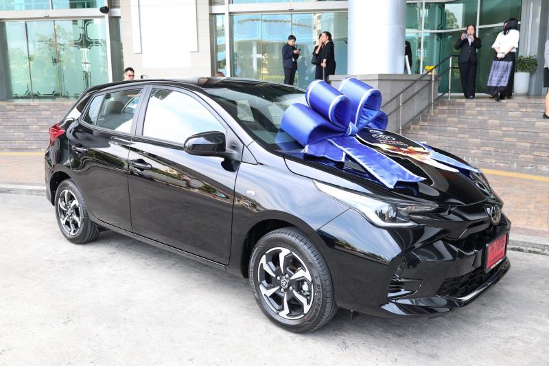 ปลัด พม. ร่วมมอบรา�